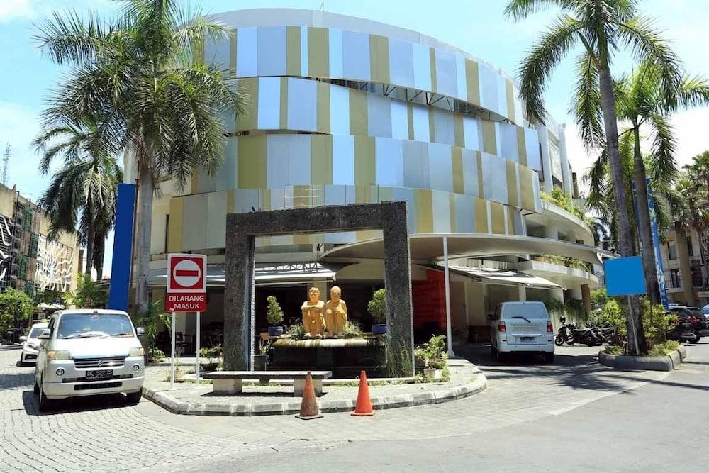 Everyday Hotel Kuta Central Exterior foto