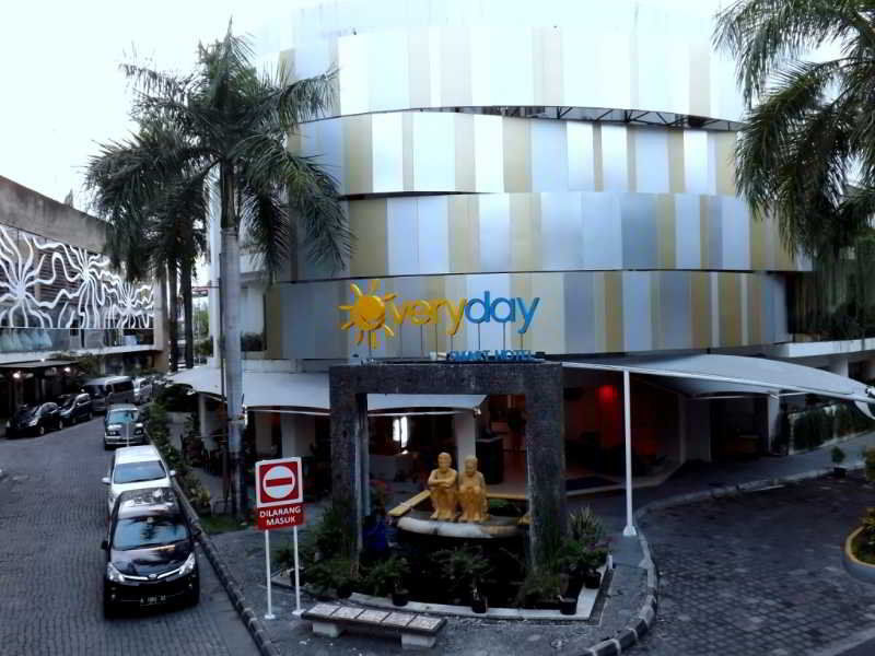 Everyday Hotel Kuta Central Exterior foto